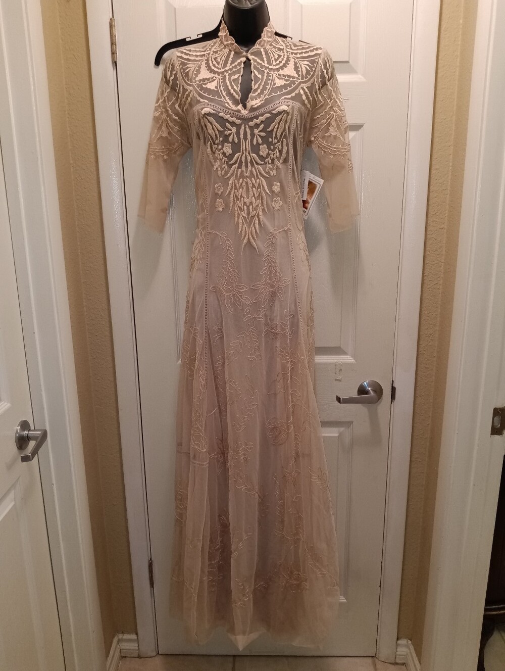 MWT Hopeless Romantic Elegant Lace Appliqué Maxi Dress Dusty Blush Price Firm